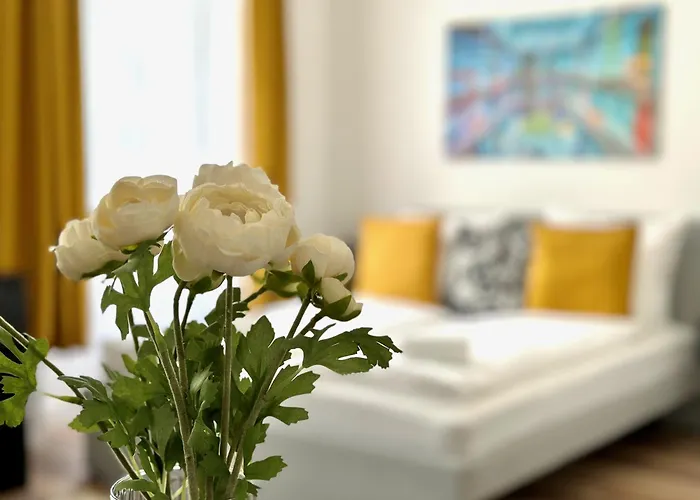 Standard Apartment By Hi5- Rakoczi Studio